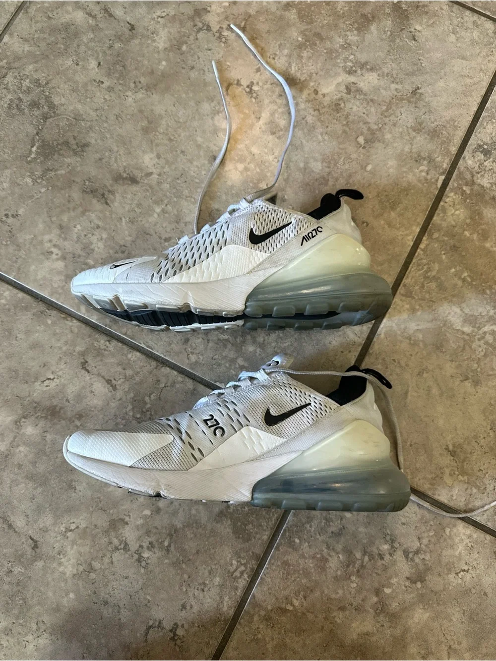 Mens' Nike 270 Sneakers